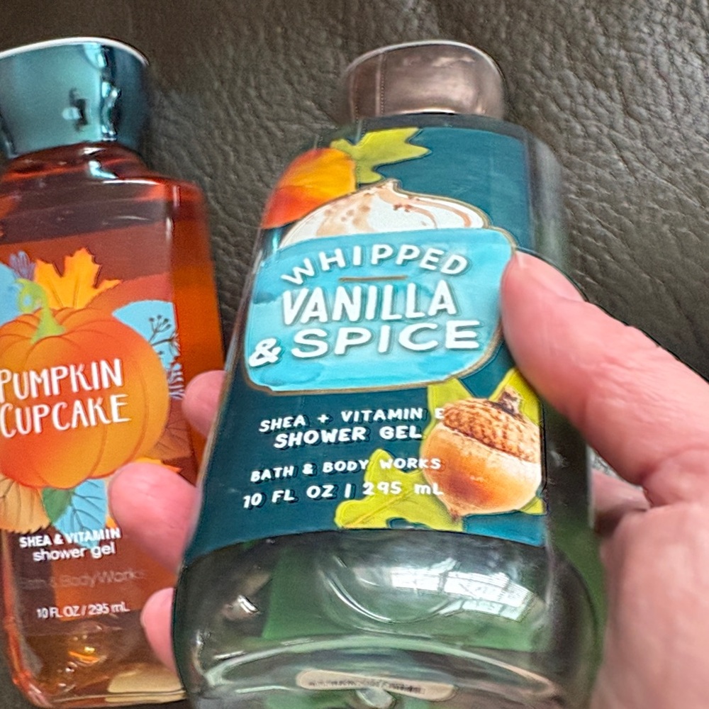 Bath and body shower gels in pumpkin cupcake and whipped vanilla spice - Picture 7 of 7